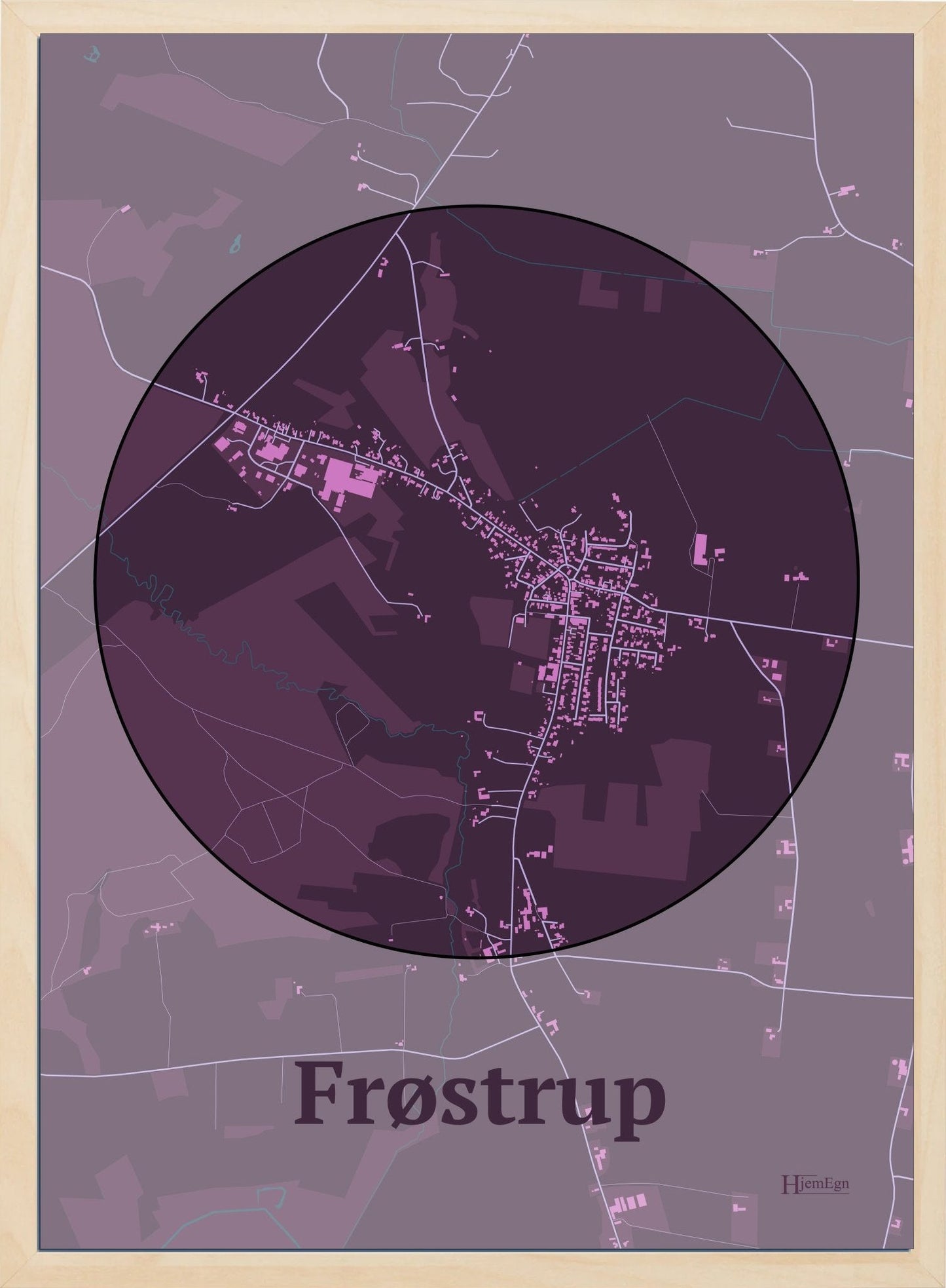 Frøstrup plakat i farve mørk rød og HjemEgn.dk design centrum. Design bykort for Frøstrup