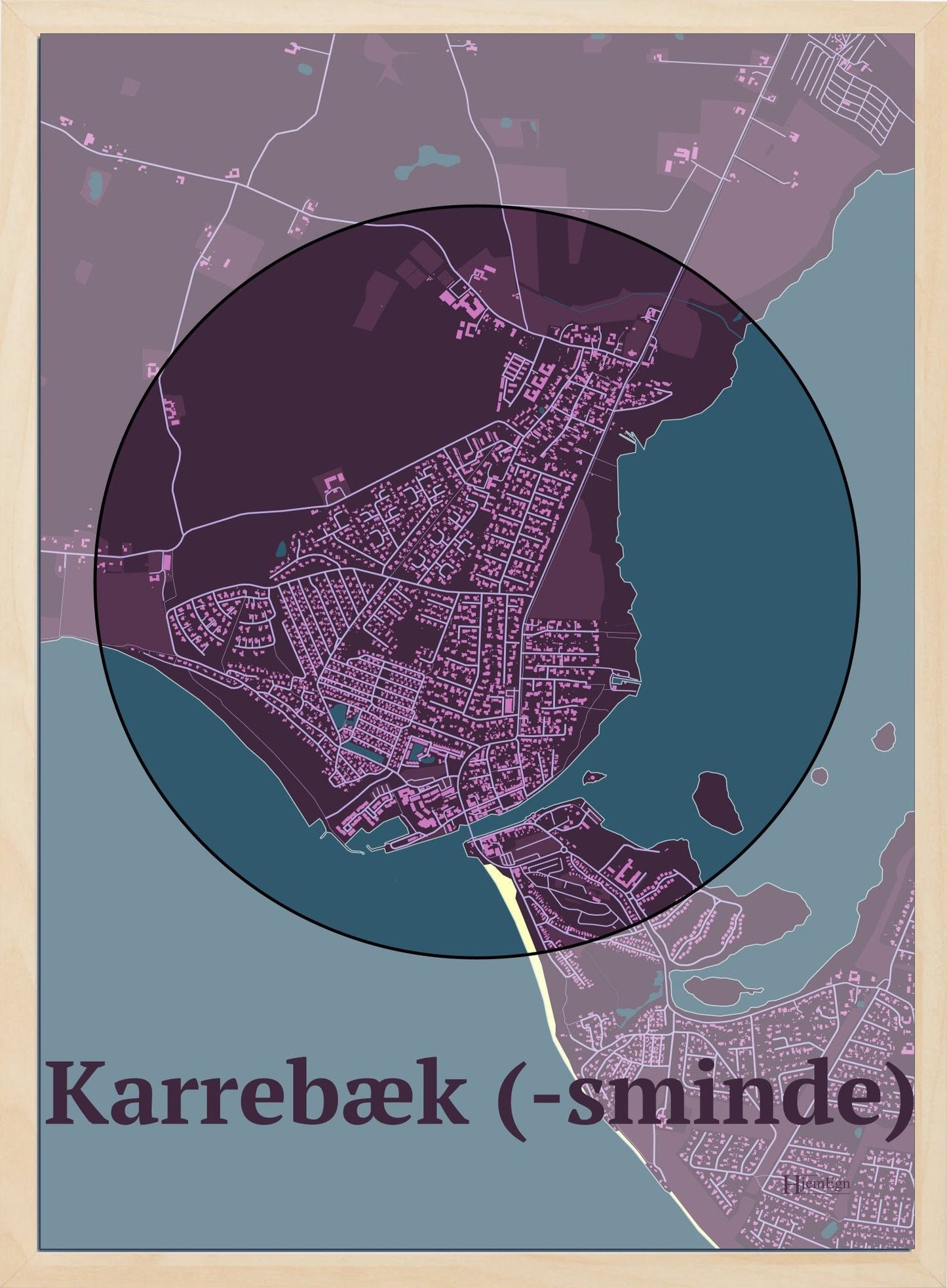 Karrebæk (-sminde) plakat i farve mørk rød og HjemEgn.dk design centrum. Design bykort for Karrebæk (-sminde)