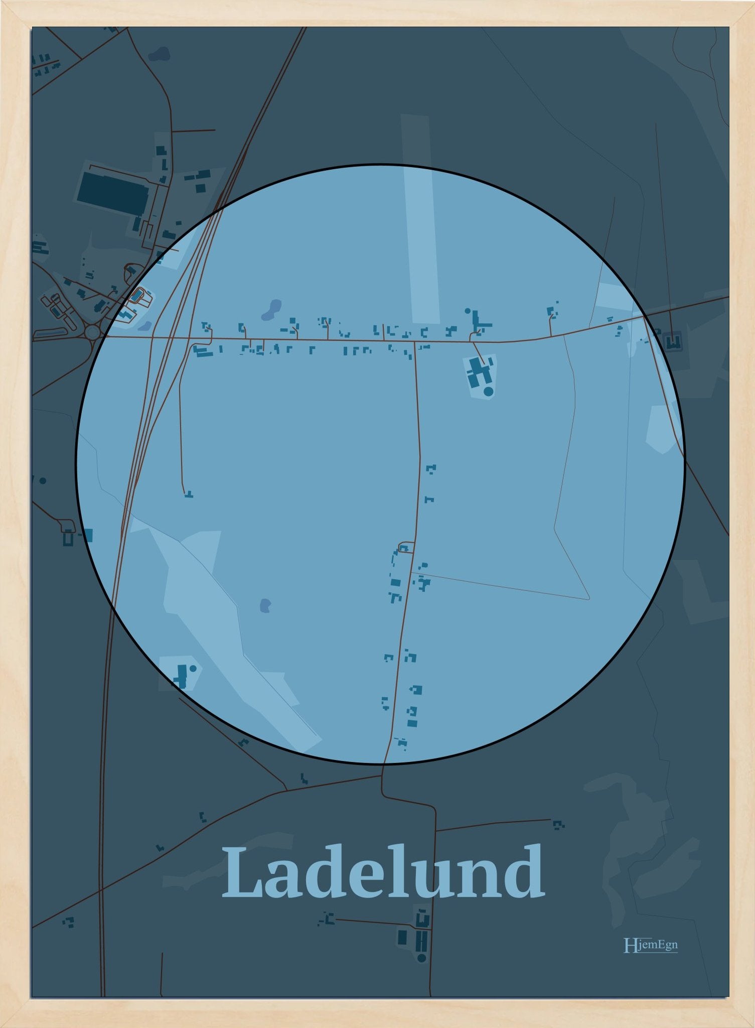 Ladelund plakat i farve pastel blå og HjemEgn.dk design centrum. Design bykort for Ladelund