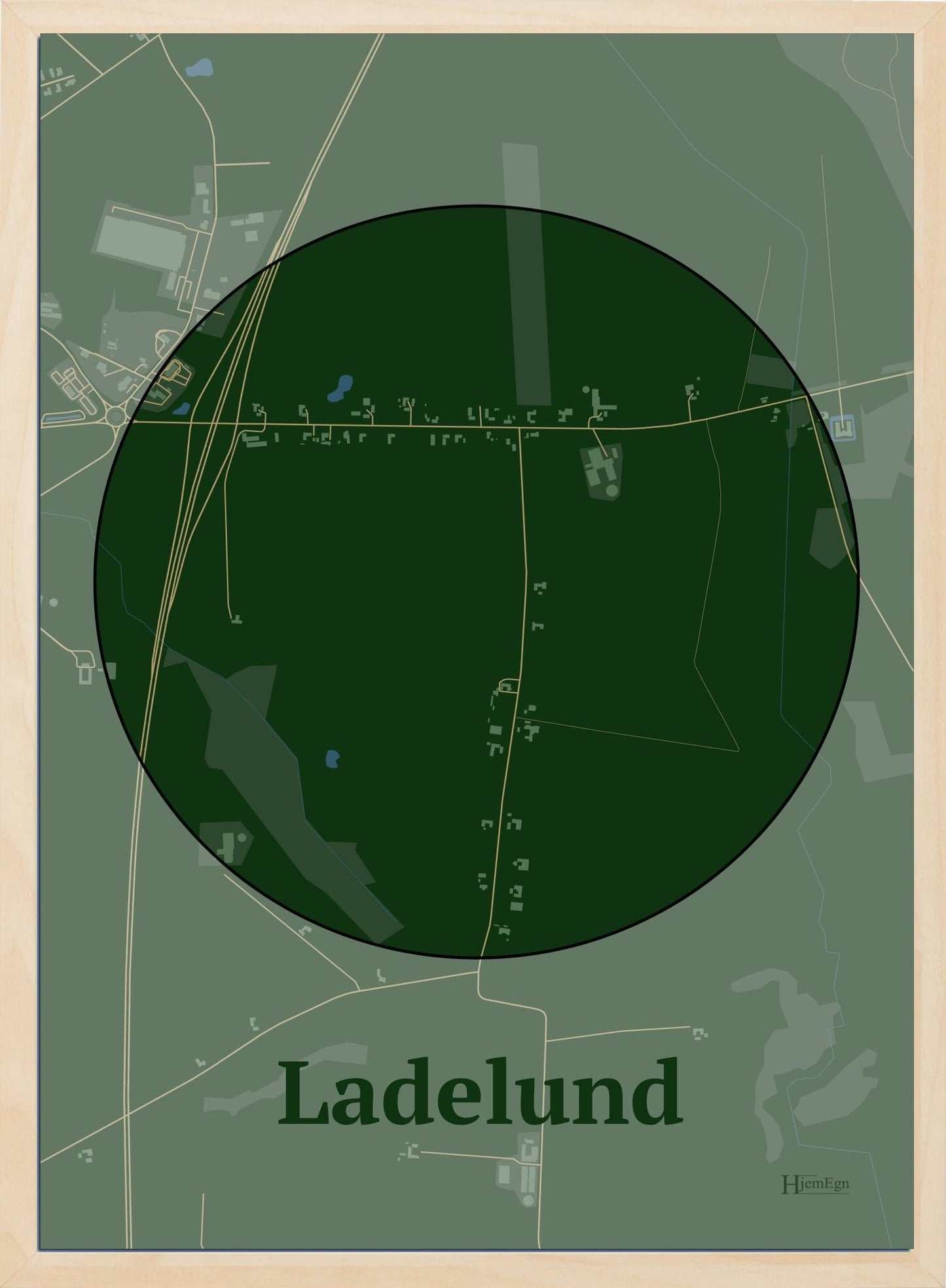 Ladelund plakat i farve mørk grøn og HjemEgn.dk design centrum. Design bykort for Ladelund