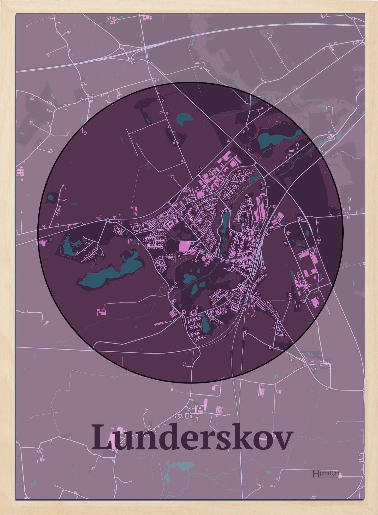 Lunderskov plakat i farve mørk rød og HjemEgn.dk design centrum. Design bykort for Lunderskov