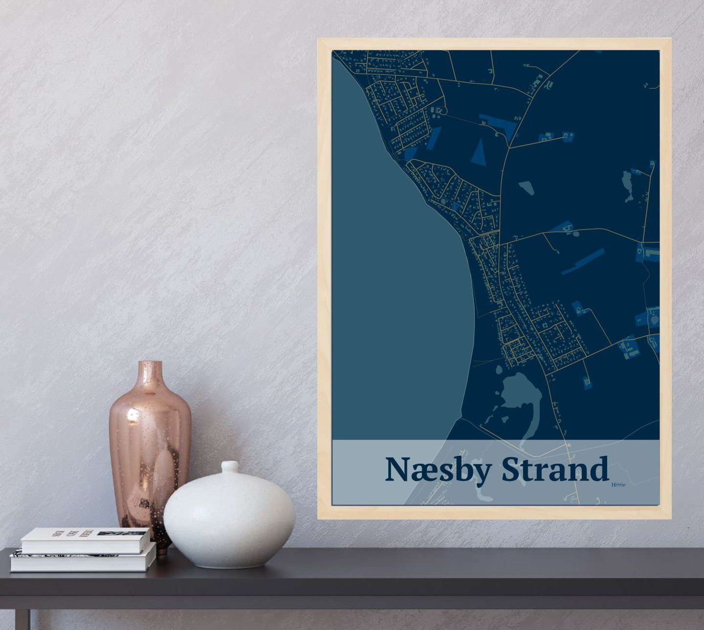 Næsby Strand plakat i farve  og HjemEgn.dk design firkantet. Design bykort for Næsby Strand