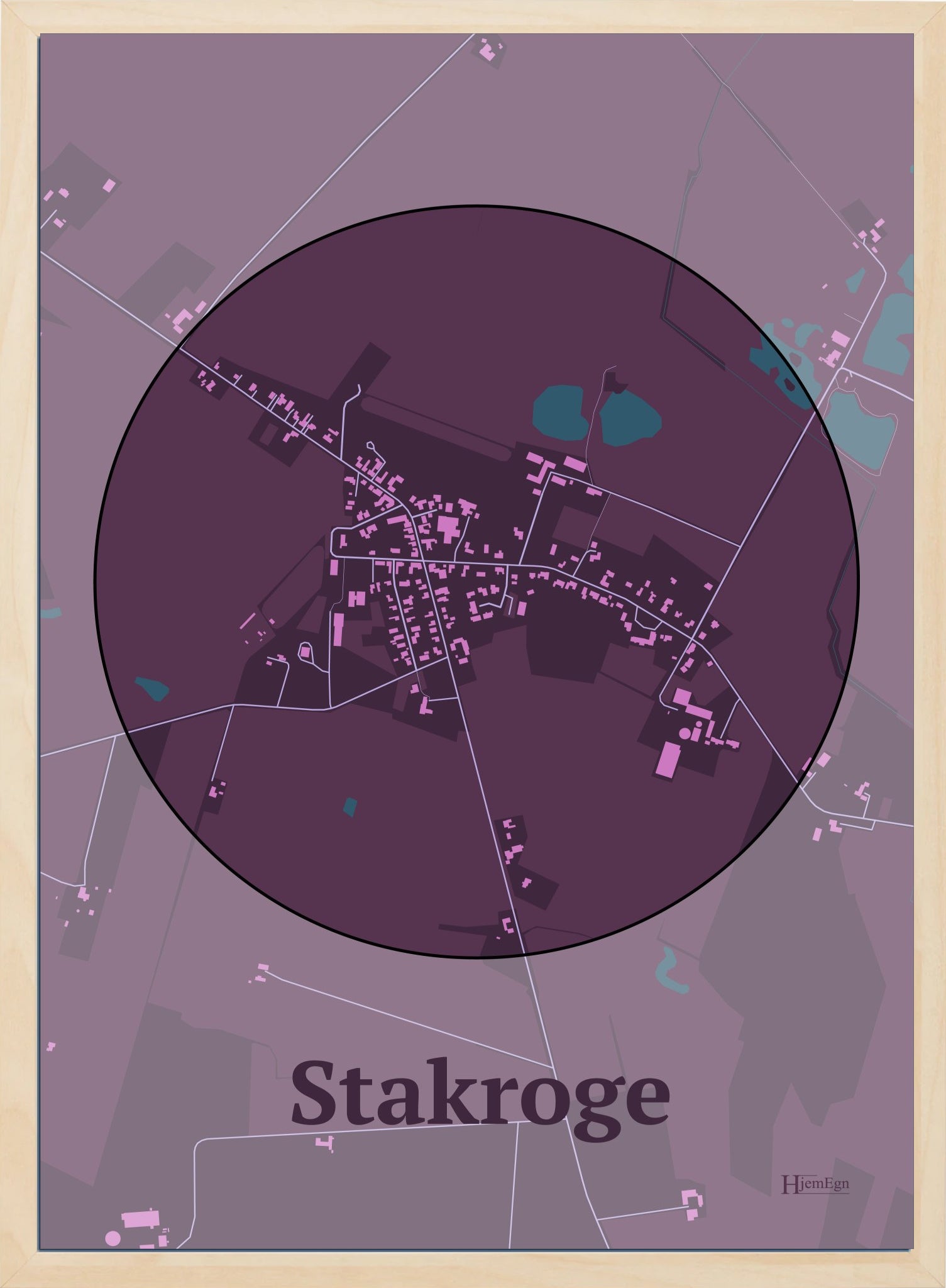 Stakroge plakat i farve mørk rød og HjemEgn.dk design centrum. Design bykort for Stakroge