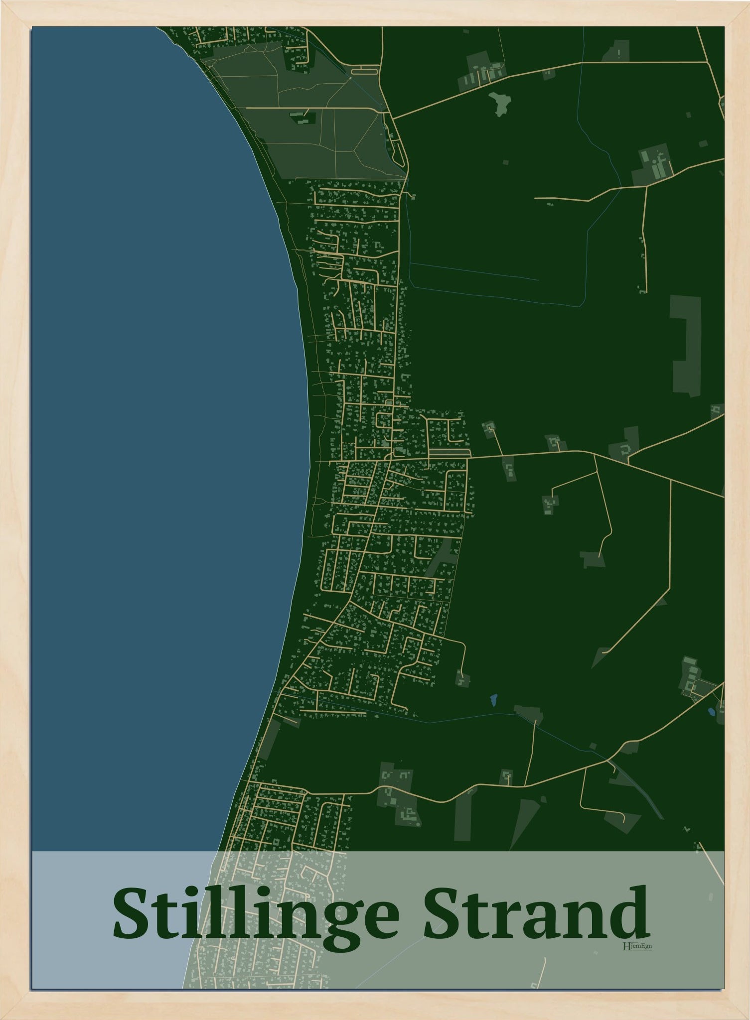 Stillinge Strand plakat i farve mørk grøn og HjemEgn.dk design firkantet. Design bykort for Stillinge Strand